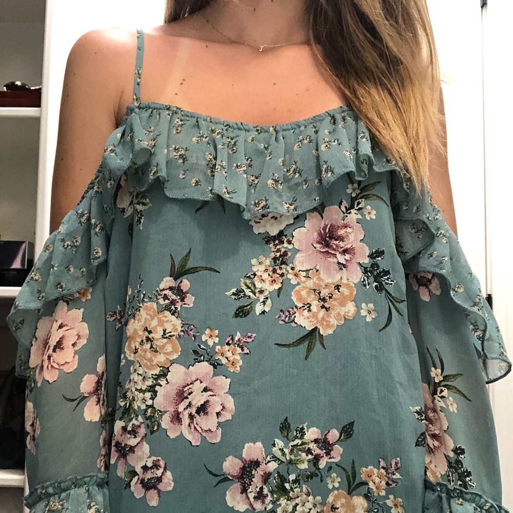 Cold shoulder shirt